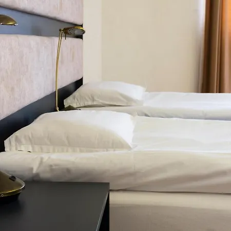 Slaviani Hotel 3*