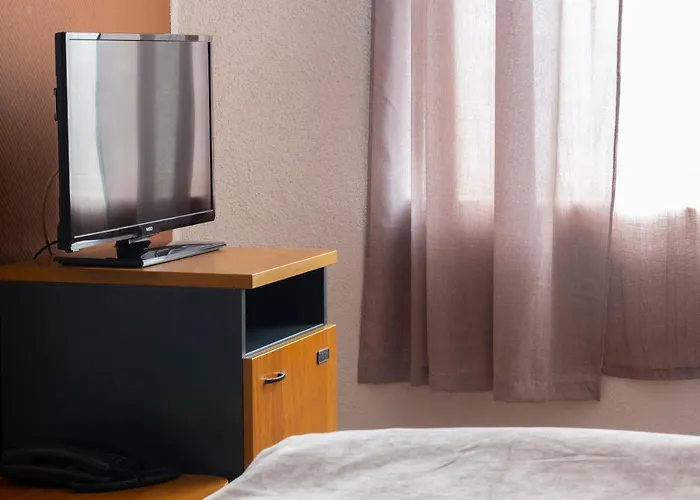 فندق Slaviani 3*