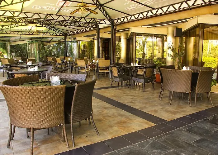 فندق Slaviani 3*