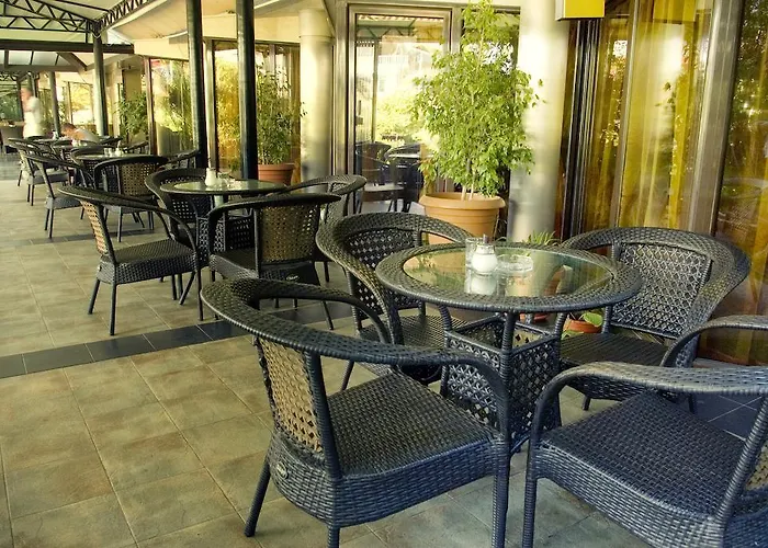 فندق Slaviani 3*