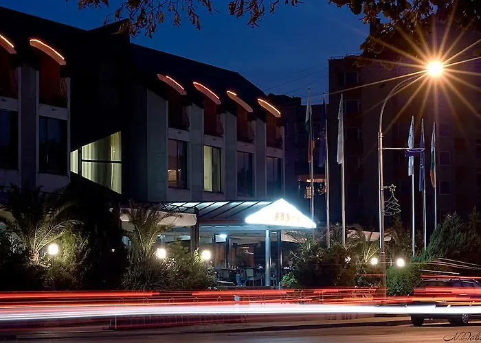 فندق Slaviani 3*